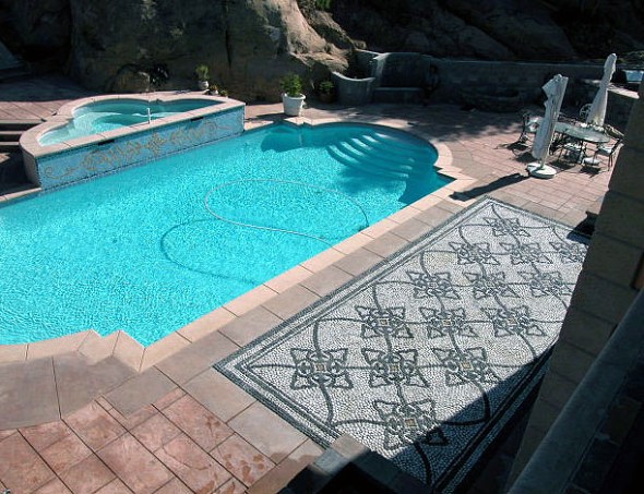 Pebble-Spanish-cross-4